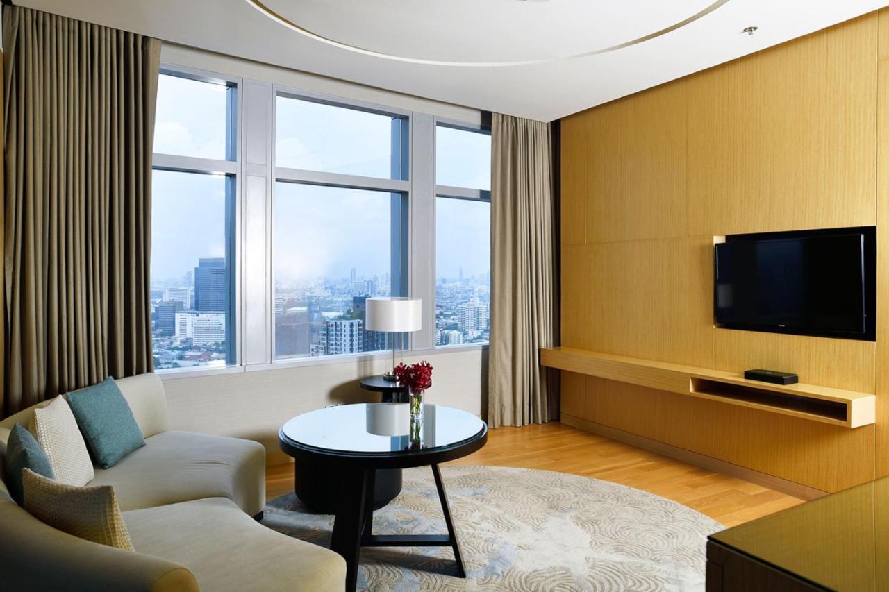 Executive King Suite Executive Lounge Access