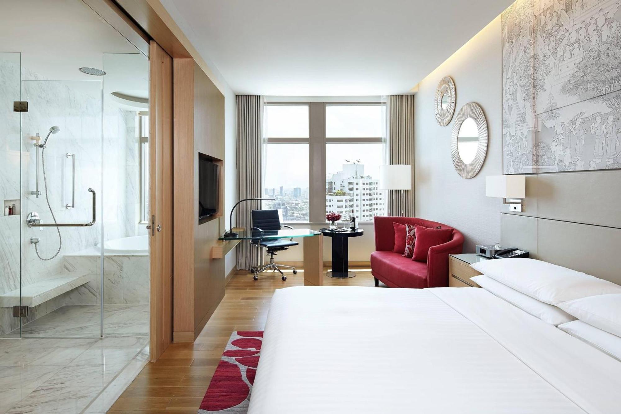 King Room High Floor or Executive Lounge Access